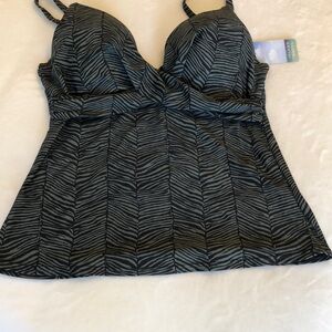 NEW Island Waves Women’s Tankini Top in Tropical Black and Green. NWT MFSR: $50.